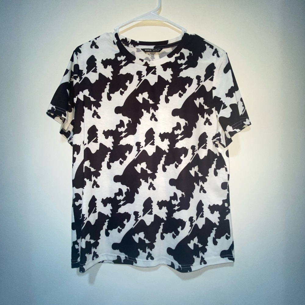 SHEIN Artistic Black and White Short Sleeve Tee